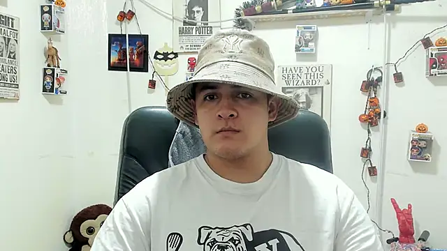 Snapshot of ney_22 chatting on 10/29/25, 04:26 ney 22 online show from 10/29/25, 04:26