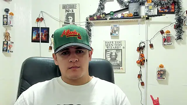 Snapshot of ney_22 chatting on 10/30/25, 12:23 ney 22 online show from 10/30/25, 12:23