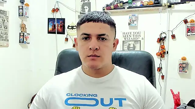 Snapshot of ney_22 chatting on 10/31/25, 05:19 ney 22 online show from 10/31/25, 05:19