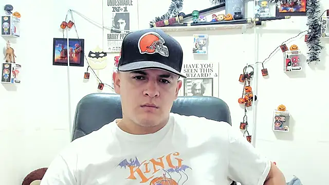 Snapshot of ney_22 chatting on 11/01/25, 11:12 ney 22 online show from 11/01/25, 11:12