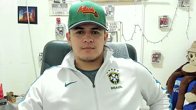 Snapshot of ney_22 chatting on 11/11/25, 03:17 ney 22 online show from 11/11/25, 03:17