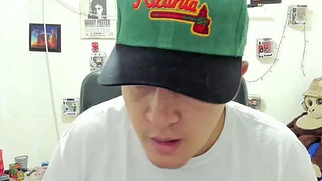 Snapshot of ney_22 chatting on 11/18/25, 12:20 ney 22 online show from 11/18/25, 12:20