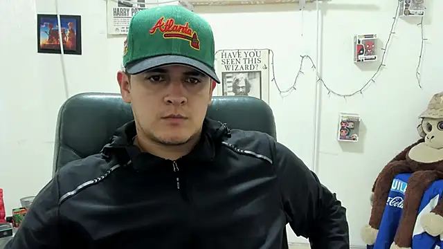 Snapshot of ney_22 chatting on 11/21/25, 05:28 ney 22 online show from 11/21/25, 05:28