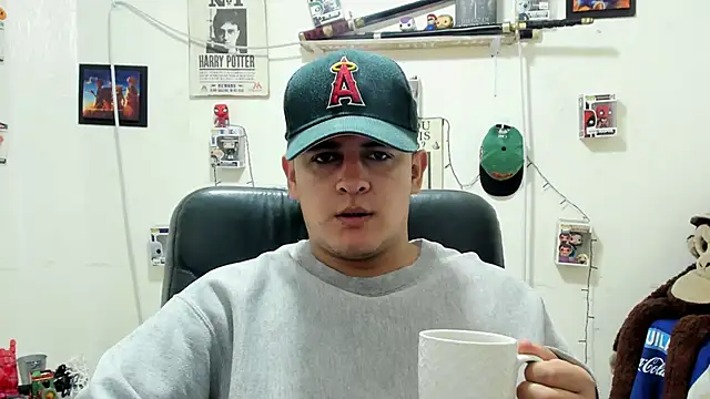 Snapshot of ney_22 chatting on 11/28/25, 07:33 ney 22 online show from 11/28/25, 07:33