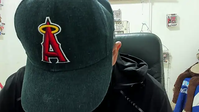 Snapshot of ney_22 chatting on 11/29/25, 01:03 ney 22 online show from 11/29/25, 01:03