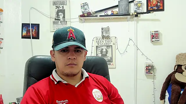 Snapshot of ney_22 chatting on 12/05/25, 12:47 ney 22 online show from 12/05/25, 12:47