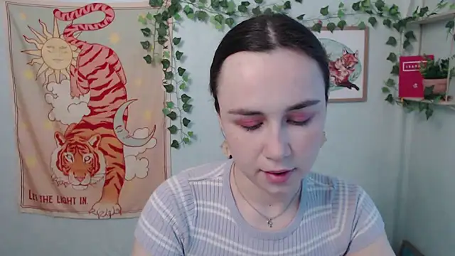 VeryVeryVeryShy  online show from 06/04/26, 05:46