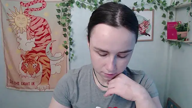 Snapshot of VeryVeryVeryShy_ chatting on 07/02/26, 05:35 VeryVeryVeryShy online show from 07/02/26, 05:35