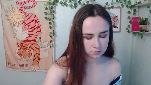 Snapshot of VeryVeryVeryShy_ chatting on 07/07/26, 06:47 VeryVeryVeryShy online show from 07/07/26, 06:47