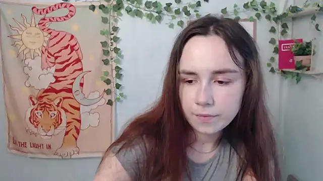 Snapshot of VeryVeryVeryShy_ chatting on 07/21/26, 05:54 VeryVeryVeryShy online show from 07/21/26, 05:54