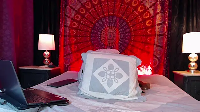 Zahra Elena online show from 06/30/26, 03:35