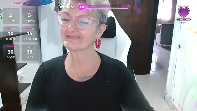 bety-cum2 online show from 10/21/25, 11:11