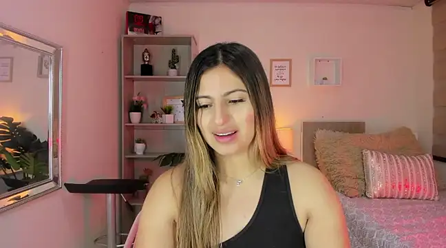 Snapshot of little_antonela chatting on 12/28/24, 02:42 little antonela online show from 12/28/24, 02:42
