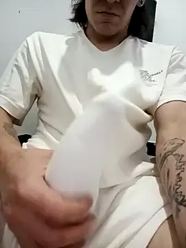 Snapshot of Alex012501 chatting on 12/14/24, 11:29 Alex012501 online show from 12/14/24, 11:29