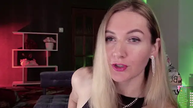 Snapshot of Hello_Lisha chatting on 10/21/25, 09:21 Hello Lisha online show from 10/21/25, 09:21