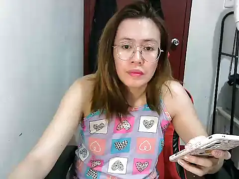 Snapshot of crizzybel chatting on 01/05/25, 12:53 crizzybel online show from 01/05/25, 12:53