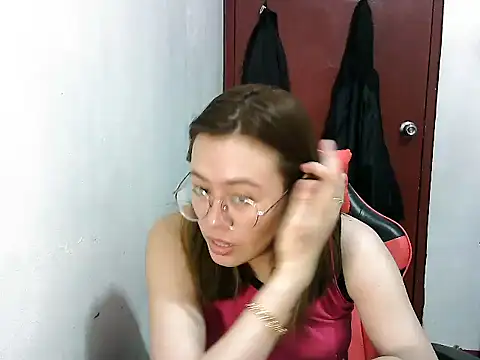 Snapshot of crizzybel chatting on 01/06/25, 04:34 crizzybel online show from 01/06/25, 04:34