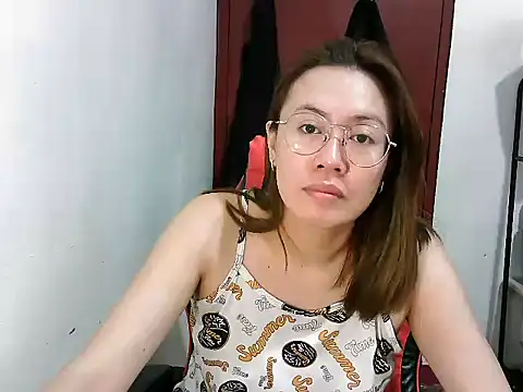 Snapshot of crizzybel chatting on 01/10/25, 06:49 crizzybel online show from 01/10/25, 06:49