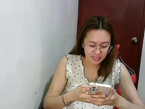 Snapshot of crizzybel chatting on 01/15/25, 09:51 crizzybel online show from 01/15/25, 09:51