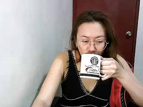 Snapshot of crizzybel chatting on 01/20/25, 02:11 crizzybel online show from 01/20/25, 02:11