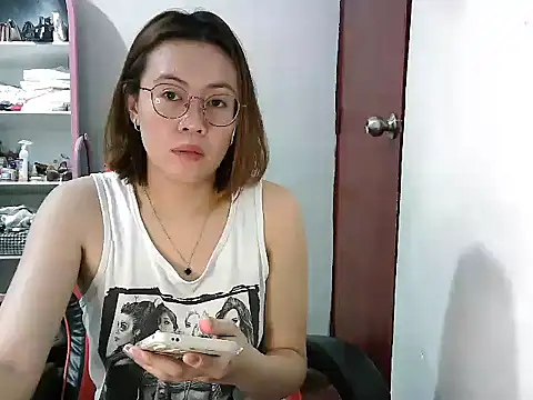 Snapshot of crizzybel chatting on 02/26/25, 02:37 crizzybel online show from 02/26/25, 02:37