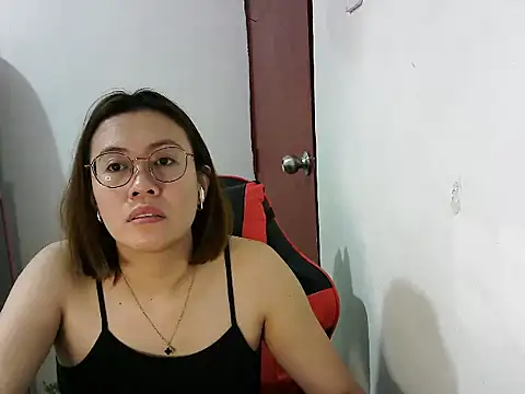 Snapshot of crizzybel chatting on 02/28/25, 04:10 crizzybel online show from 02/28/25, 04:10