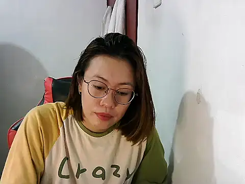 Snapshot of crizzybel chatting on 03/02/25, 12:09 crizzybel online show from 03/02/25, 12:09