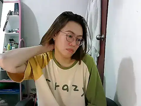 Snapshot of crizzybel chatting on 03/02/25, 03:45 crizzybel online show from 03/02/25, 03:45