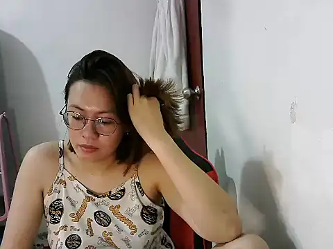 Snapshot of crizzybel chatting on 03/03/25, 03:41 crizzybel online show from 03/03/25, 03:41