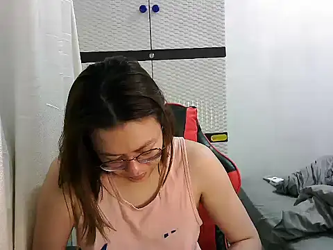 Snapshot of crizzybel chatting on 03/14/25, 05:27 crizzybel online show from 03/14/25, 05:27
