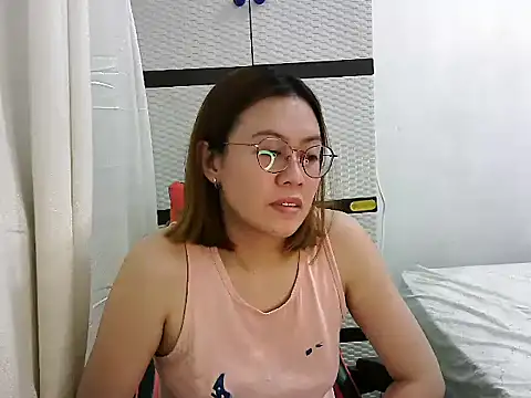 Snapshot of crizzybel chatting on 03/18/25, 04:37 crizzybel online show from 03/18/25, 04:37