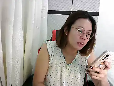Snapshot of crizzybel chatting on 03/20/25, 05:15 crizzybel online show from 03/20/25, 05:15