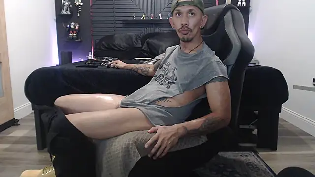 Snapshot of inc25cb@xh chatting on 07/19/26, 04:05 inc25cbxh online show from 07/19/26, 04:05