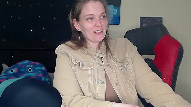 Snapshot of ToxicLilly chatting on 12/05/24, 10:33 ToxicLilly online show from 12/05/24, 10:33