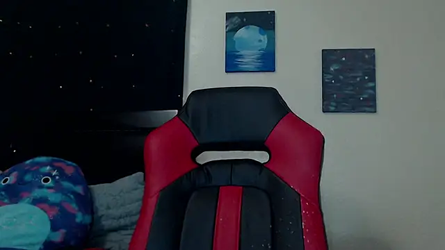 Snapshot of ToxicLilly chatting on 12/07/24, 11:29 ToxicLilly online show from 12/07/24, 11:29