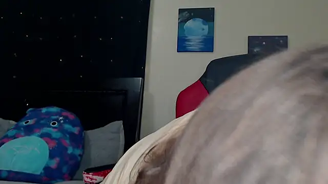 Snapshot of ToxicLilly chatting on 12/14/24, 08:23 ToxicLilly online show from 12/14/24, 08:23