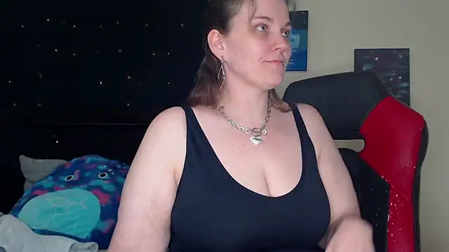 Snapshot of ToxicLilly chatting on 12/16/24, 10:29 ToxicLilly online show from 12/16/24, 10:29