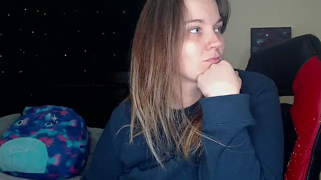 Snapshot of ToxicLilly chatting on 12/19/24, 08:34 ToxicLilly online show from 12/19/24, 08:34