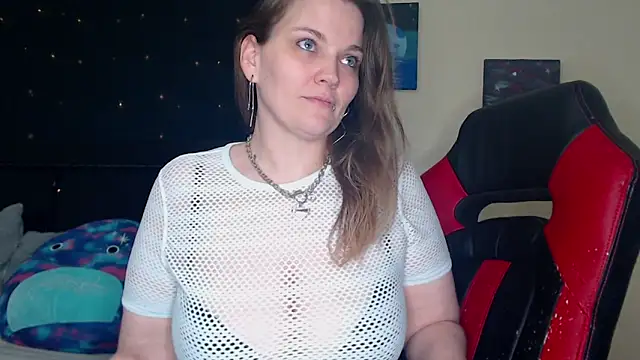 Snapshot of ToxicLilly chatting on 12/20/24, 10:27 ToxicLilly online show from 12/20/24, 10:27