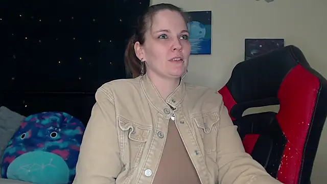 Snapshot of ToxicLilly chatting on 12/21/24, 11:33 ToxicLilly online show from 12/21/24, 11:33