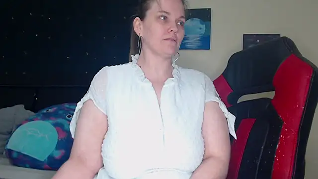 Snapshot of ToxicLilly chatting on 12/31/24, 11:53 ToxicLilly online show from 12/31/24, 11:53