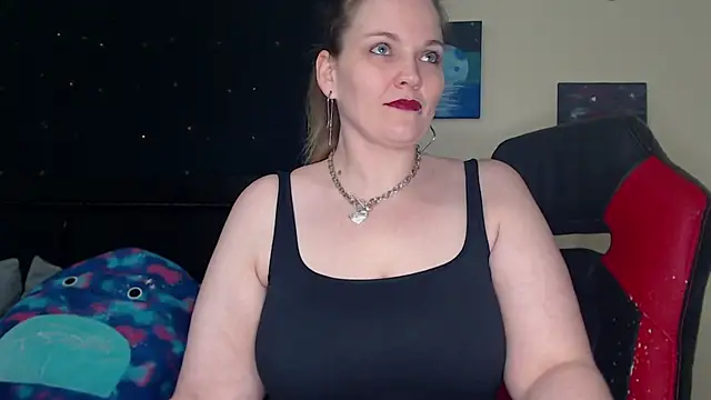 Snapshot of ToxicLilly chatting on 01/04/25, 01:21 ToxicLilly online show from 01/04/25, 01:21