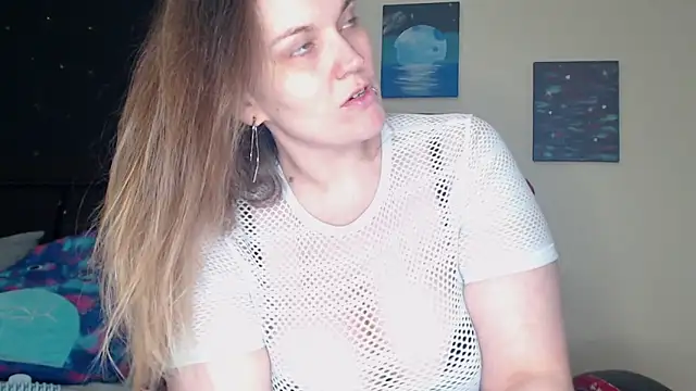 Snapshot of ToxicLilly chatting on 01/09/25, 06:38 ToxicLilly online show from 01/09/25, 06:38