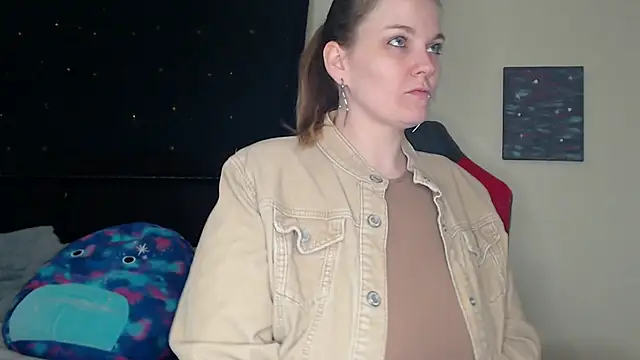 Snapshot of ToxicLilly chatting on 01/10/25, 08:18 ToxicLilly online show from 01/10/25, 08:18