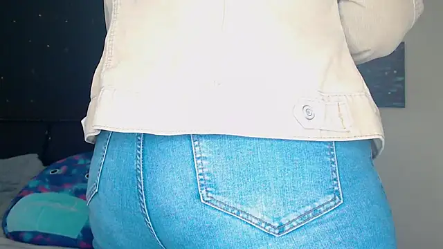 Snapshot of ToxicLilly chatting on 01/10/25, 11:22 ToxicLilly online show from 01/10/25, 11:22