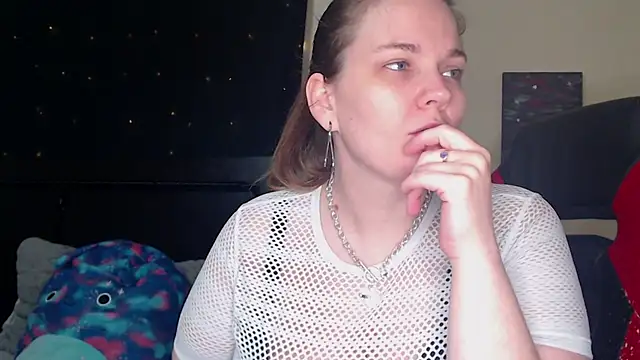 Snapshot of ToxicLilly chatting on 03/19/25, 08:23 ToxicLilly online show from 03/19/25, 08:23