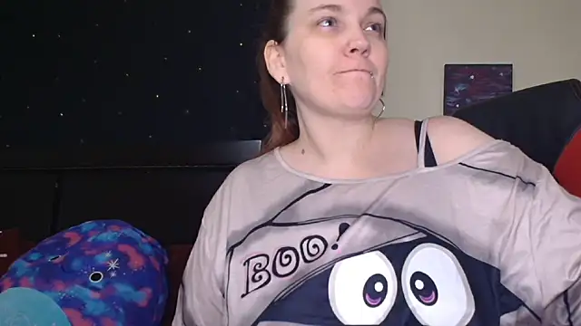 Snapshot of ToxicLilly chatting on 10/18/25, 08:26 ToxicLilly online show from 10/18/25, 08:26