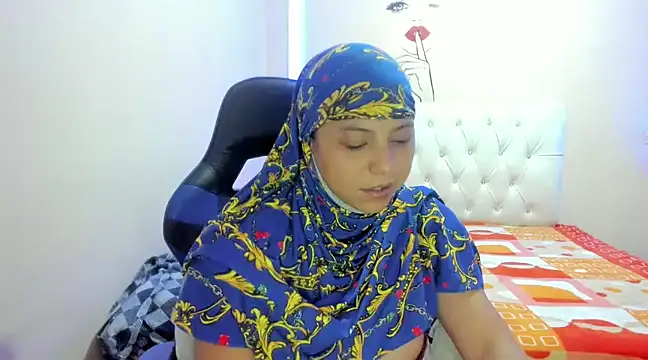 Snapshot of Leylafourniert chatting on 01/13/25, 11:06 Leylafourniert online show from 01/13/25, 11:06