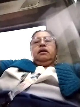 Snapshot of Keyla01_ chatting on 11/18/25, 10:31 Keyla01 online show from 11/18/25, 10:31