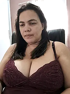 Snapshot of pretty_architect chatting on 11/07/25, 04:07 pretty architect online show from 11/07/25, 04:07